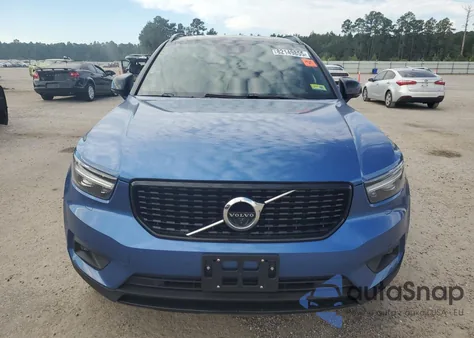 2021 Volvo Xc40 T5 R-Design z USA, uszkodzony, nr VIN YV4162UM4M2432870